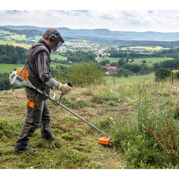 stihl-fs235-motorna-kosa-1